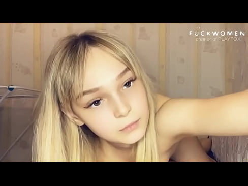 ❤️ Gabar dugsi oo aan dhergin ayaa siisa saaxiibkeed lacag la'aan afka ah Galmo ❤