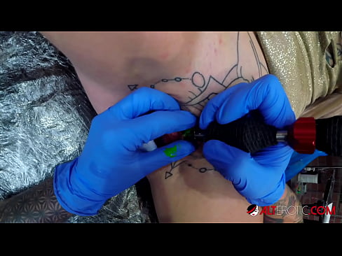 ❤️ Sully Savage oo aad u tattooed ayaa Kintirkeeda ku sawirtay tattoo Galmo ❤